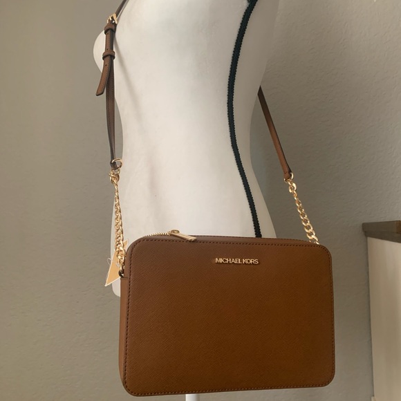 HP😍  New mk😍 large ew crossbody - Picture 6 of 8